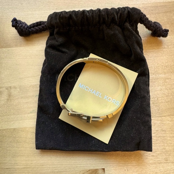 Michael Kors - Runway Chronograph Black Dial Stainless Steel Men’s Watch MK8265 - Picture 7 of 10